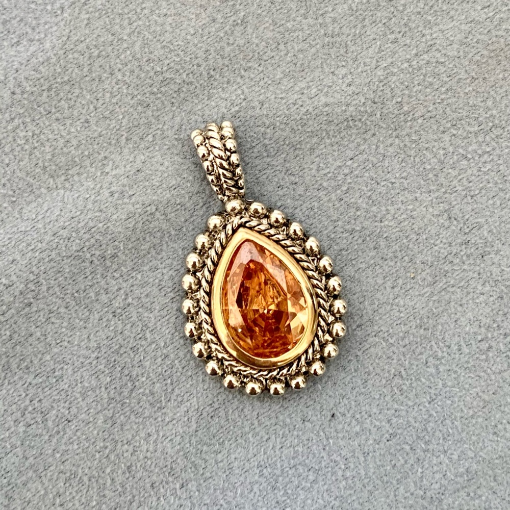COPY - NWOT Sterling Silver Teardrop Amber Necklace